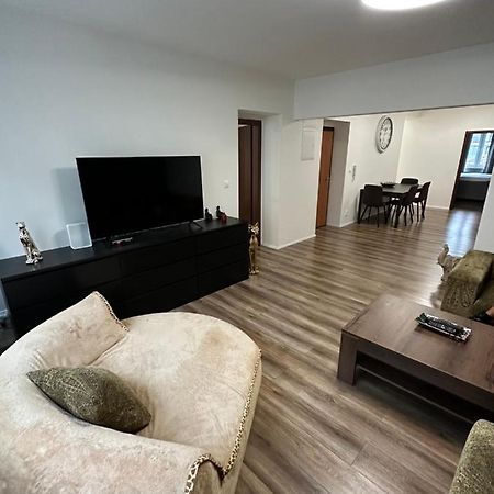 Medena Apartment Old Town With Free Parking Братислава Екстер'єр фото