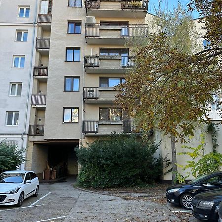 Medena Apartment Old Town With Free Parking Братислава Екстер'єр фото