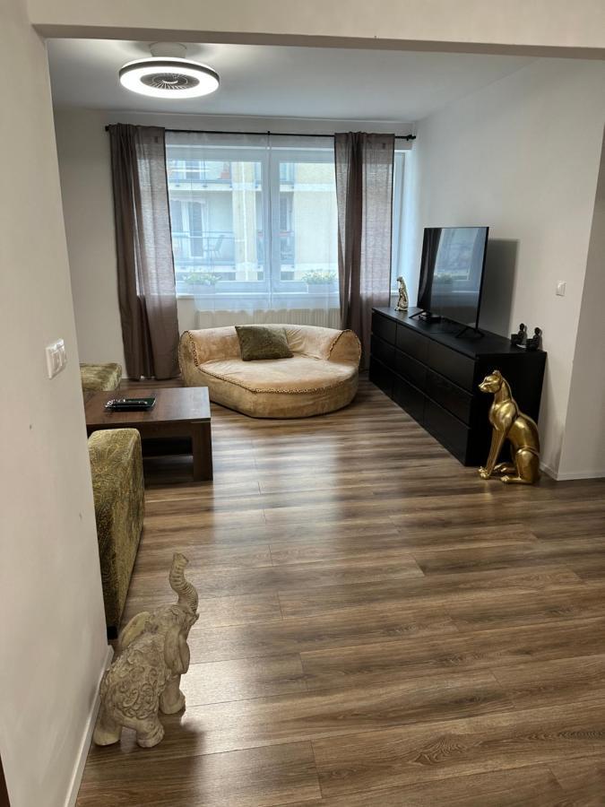 Medena Apartment Old Town With Free Parking Братислава Екстер'єр фото